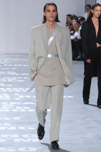 Look 37